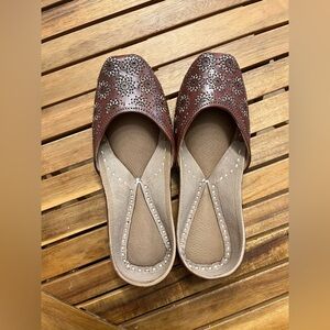 Hand embroidered leather flats Punjabi Jutti- Size 7.5